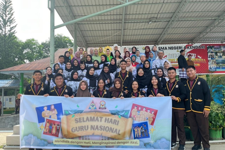 Pelaksanaan Hari Guru Nasional 2025 di SMAN 4 KENDARI